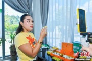 温州泰国主播品三亚榴莲：“尝到了家乡味”