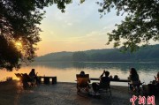 温州“移动卧室”重塑旅行方式 “Z世代”爱上车轮上的家